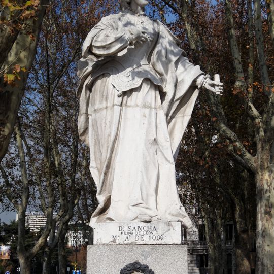 Statue of Sancha of León, Madrid