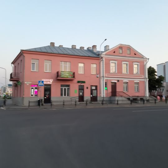 Zavaĺnaja Street 32, Pinsk