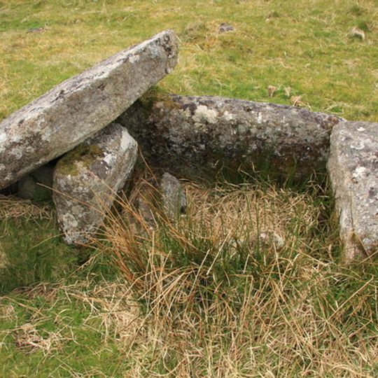 Two cairns and a cist 300yds NW of Swincombe intake