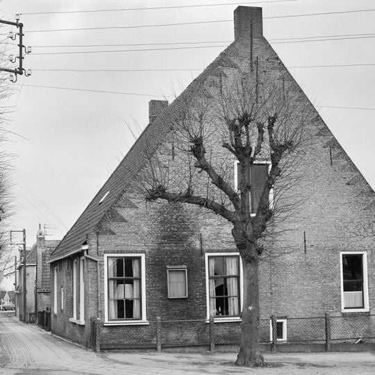 Binnenbuorren 9, Poppenwier