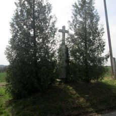 Kříž západně od Nehodivu u rozcestí