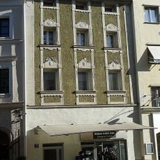 Wohn- und Geschäftshaus