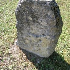 Kreuzstein an der B13