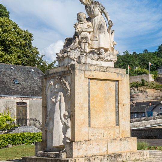 Monument aux morts de Terrasson-Lavilledieu