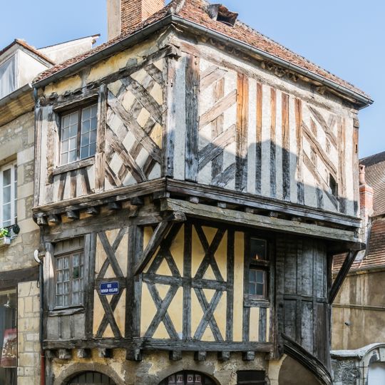 Maison à pans de bois, rue de l'Hospice, rue du Pont-Chatelain