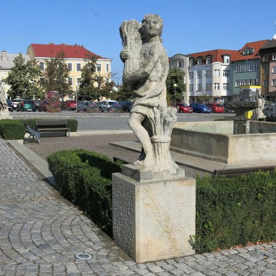 Alegorická socha Léto na náměstí Jana Žižky z Trocnova v Čáslavi