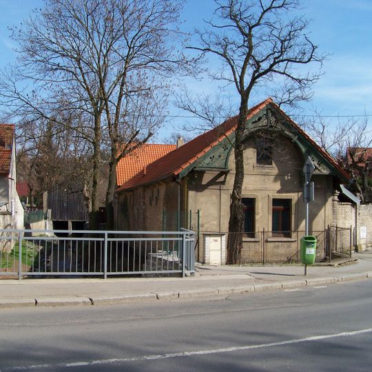 Most Řeporyjského náměstí přes Dalejský potok