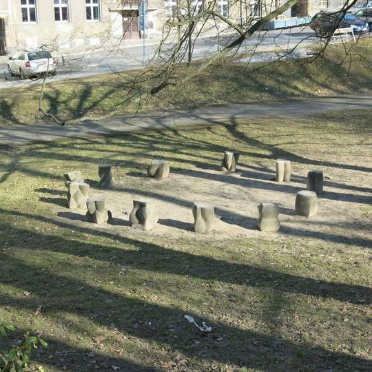 Kamenná plastika 12 měsíců v parku Gutenbergova v Liberci