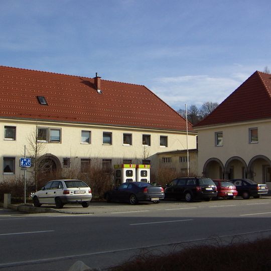 DEST-Verwaltungsgebäude und Wohnhaus
