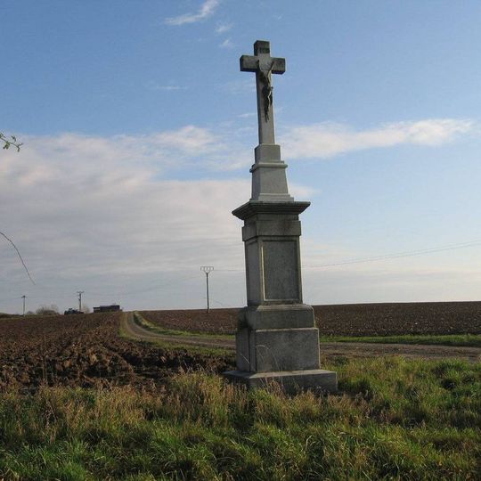 Kříž u silnice Medlov - Troubelice severně od Medlova