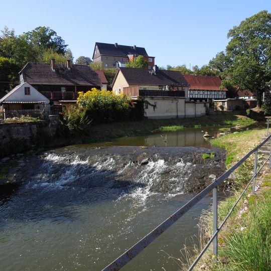 Mandau and Lausur retaining wall