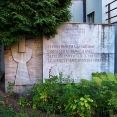 Památník založení Československé církve u Husova sboru v ulici Na Václavce