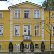 Wohnhaus Kirschenallee 11