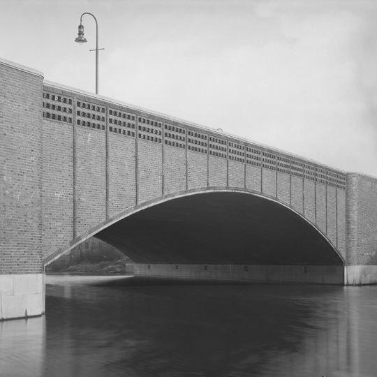 Wiesendammbrücke