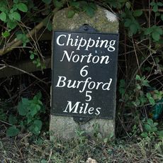 Milestone, Station Road; 20m S of turn to Shipton Mill