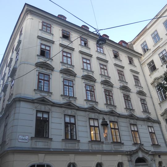 Miethaus, Madonnenhaus