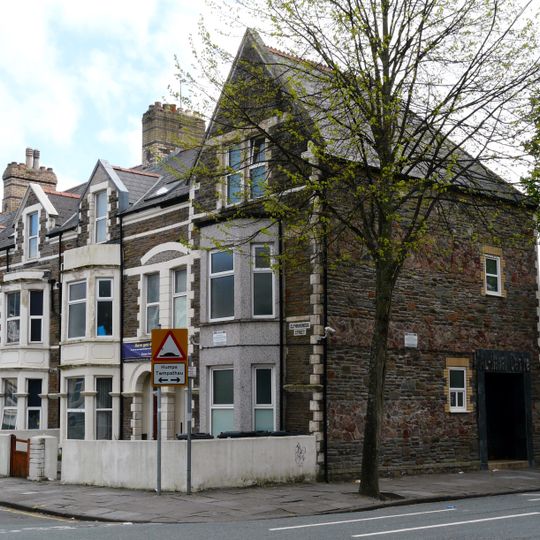 2 Glynrhondda Street