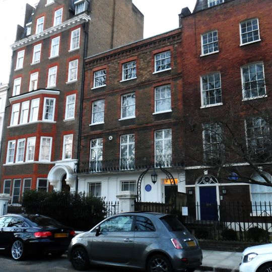 40, Kensington Square W8