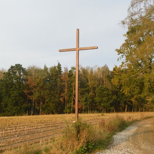 Kříž u cesty k zaniklé tvrzi Hadrburg u Termesiv