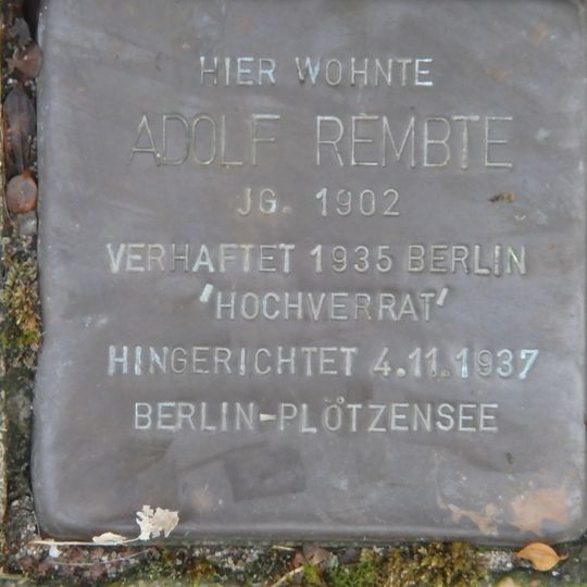 Stolperstein en memoria de Adolf Rembte