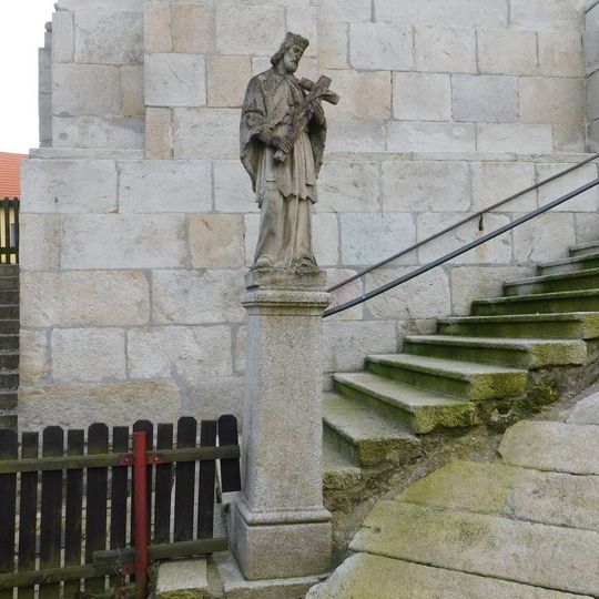 Socha svatého Jana Nepomuckého před kostelem v Batelově