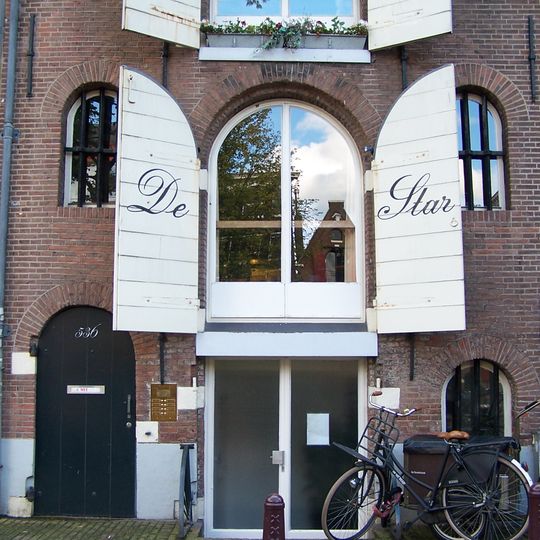 Pakhuis met puntgevel