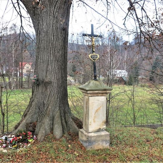 Kříž naproti domu 298 v Bílém Kostele nad Nisou