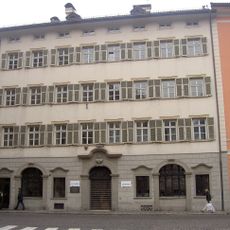 Pfarrplatz 11-12