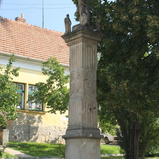 Sloup se sochou Bičování Krista