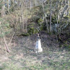 Kříž jihozápadně od Prostiboře