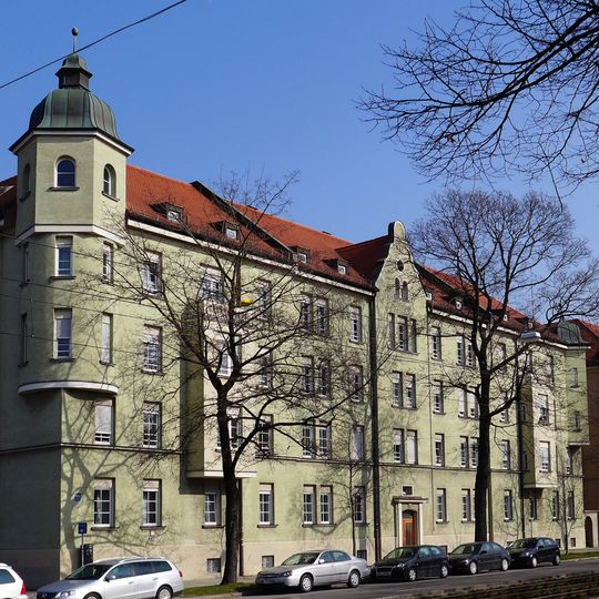 Symmetrische Wohnblöcke