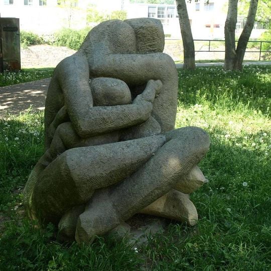 Sousoší Rodina na Táborském nábřeží v Brně