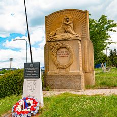 Pomník padlým v Hrochově Týnci