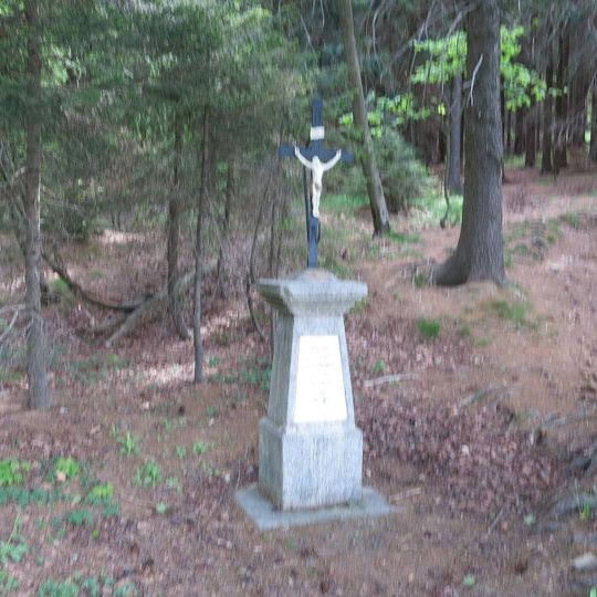 Kříž u cesty k rozhledně Štěpánka u Příchovic