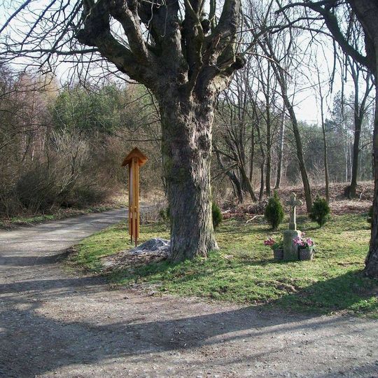 Kříž na rozcestí severně od Lípy