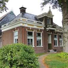 Dwarshuisboerderij in eclectische stijl