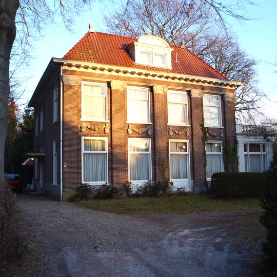 Villa in Um-1800-stijl
