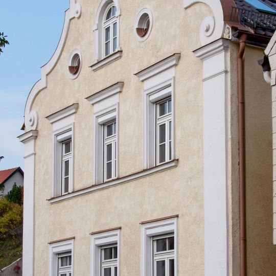 Schweifgiebelfassade