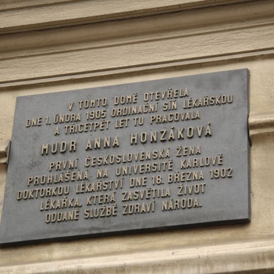 Pamětní deska Anny Honzákové