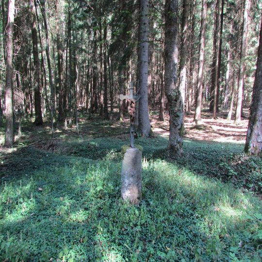 Kříž u lesní cesty mezi Johankou a Novou Vsí