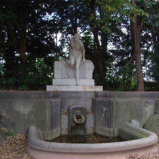 Nymph fountain "Die Badende"
