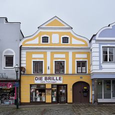 Wohn- und Geschäftshaus