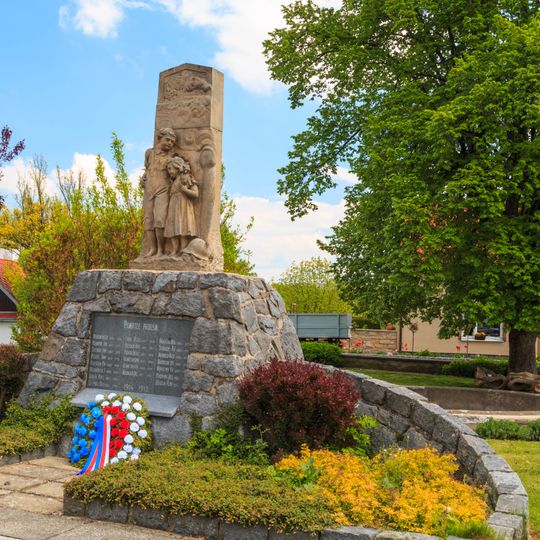 Pomník obětem světových válek v Předhradí