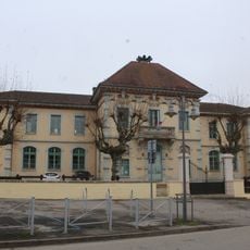 Town hall of Neuville-les-Dames