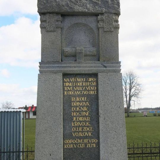 Pomník padlým v Hostíně