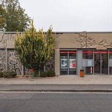 Bankhaus Carl-Orff-Straße 2