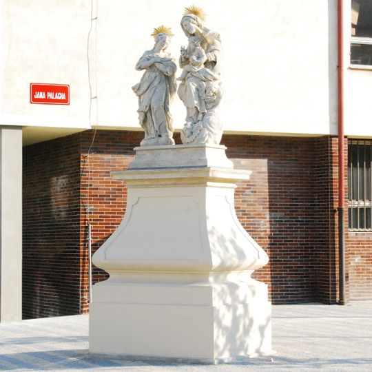 Sousoší svaté Anny Samétřetí