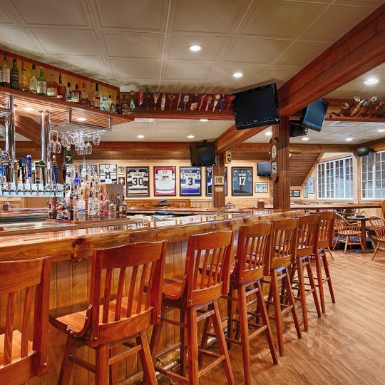 Windjammer Restaurant/Upper Deck Pub