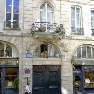 27 rue Saint-André-des-Arts, Paris