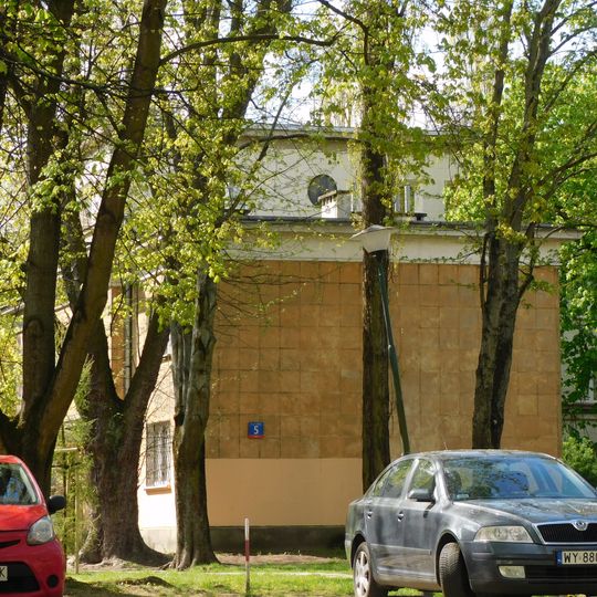 Blok przy ulicy Sitnika 5